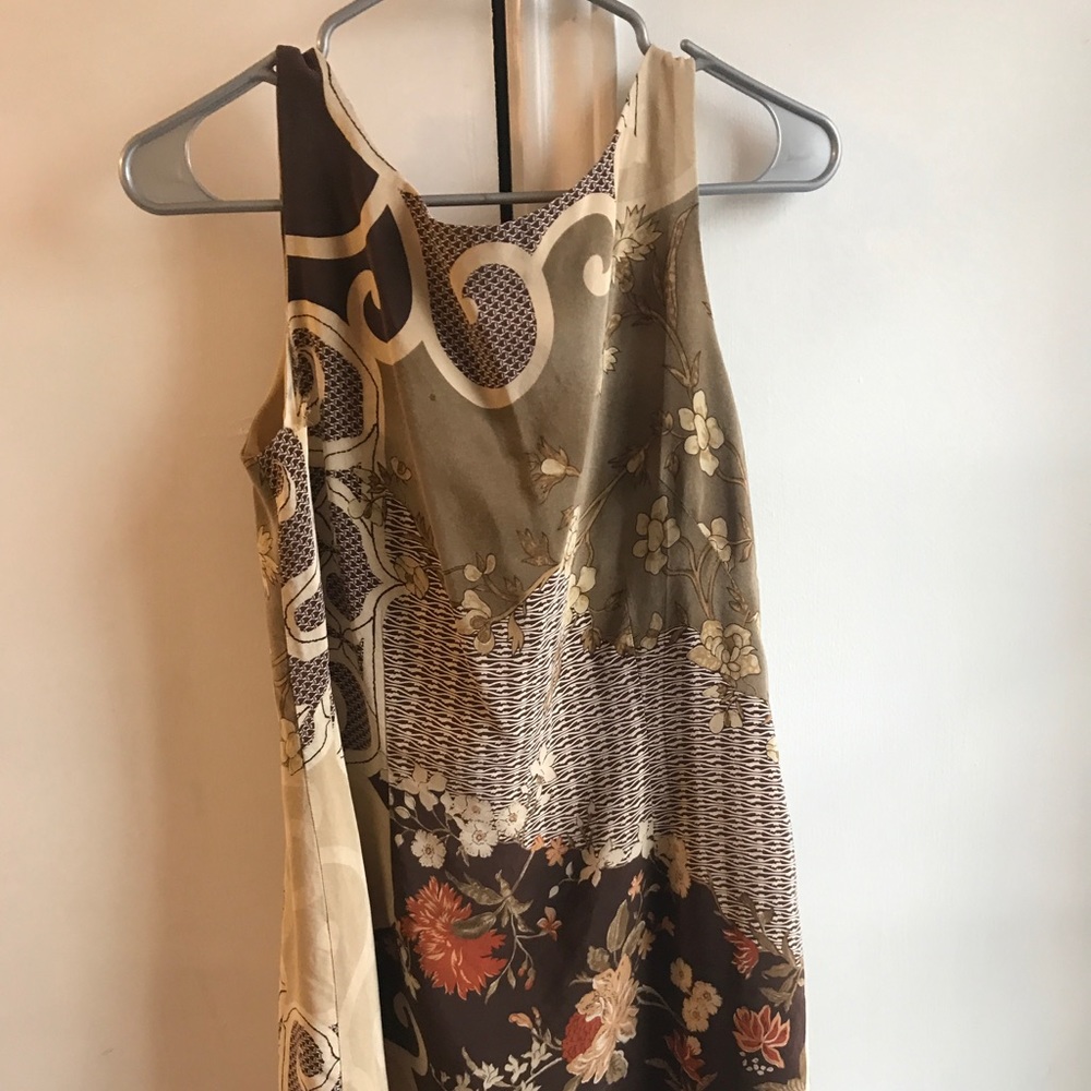 Donna Morgan Sleeveless dress.